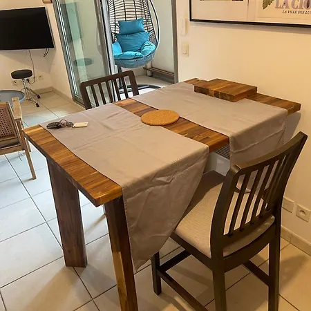 Superbe Studio Centre Et Parking En De Standing * La Ciotat